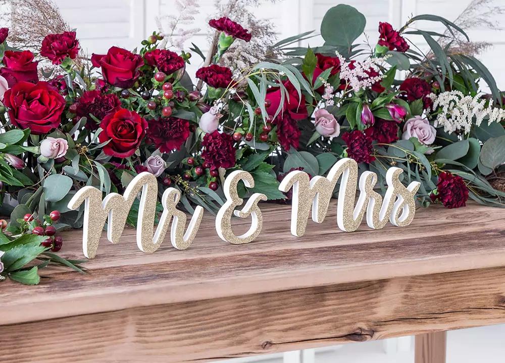 Mr & Mrs drevená dekorácia zlato-biela 1/3