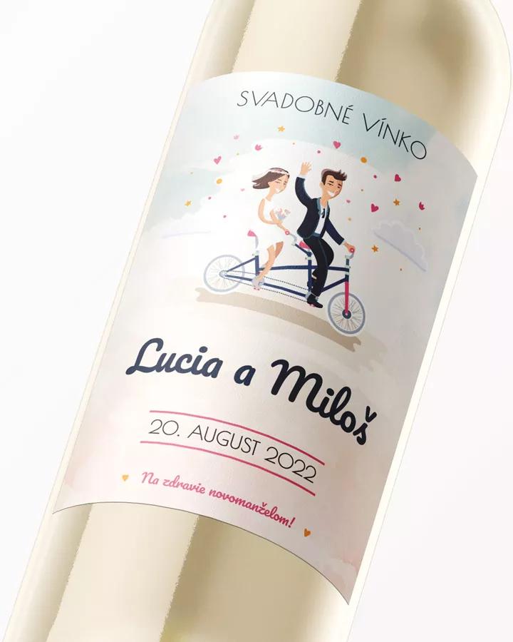 Svadobné etikety na víno / pálenku Zaľúbený pár 02 2/3