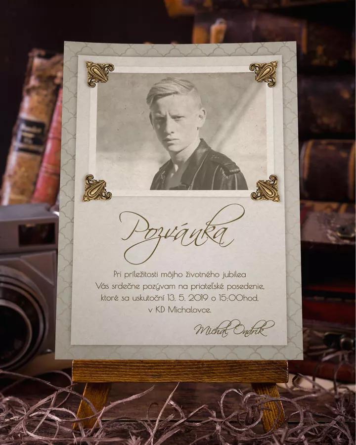 Pozvánka na oslavu narodeniny vo vintage štýle s fotkou 2/6