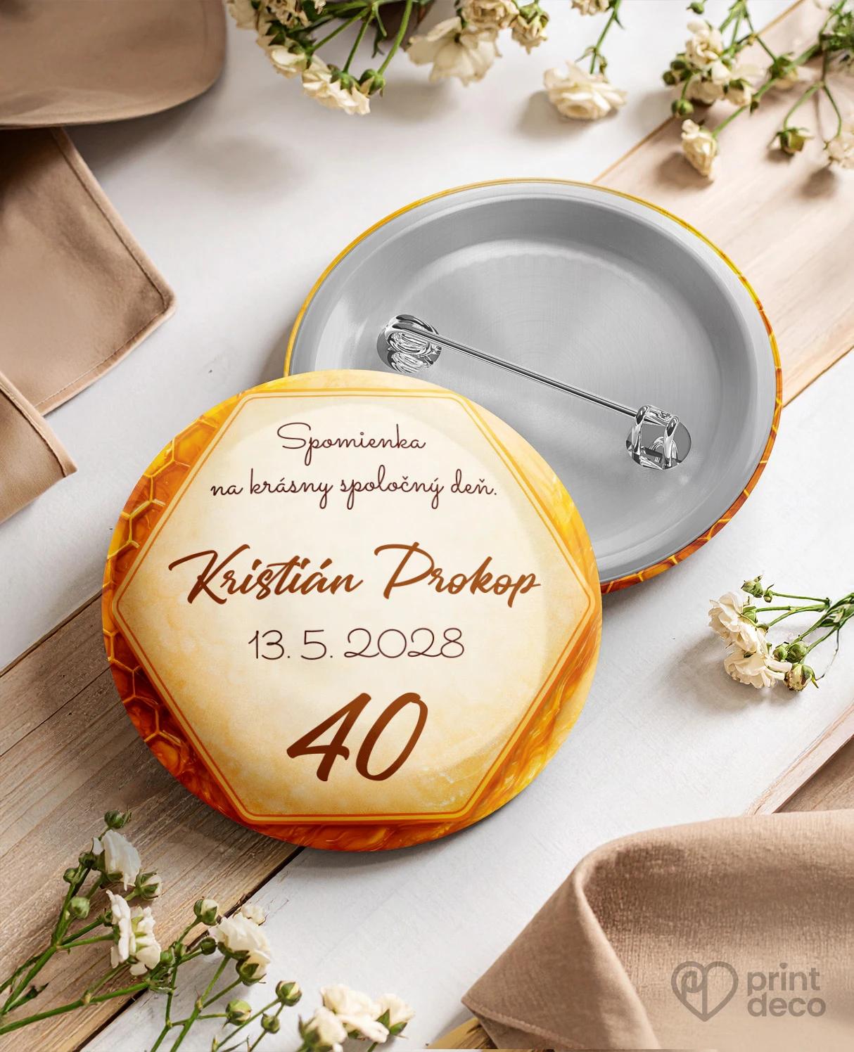 Pamätné kruhové odznaky z oslavy pre včelára 02