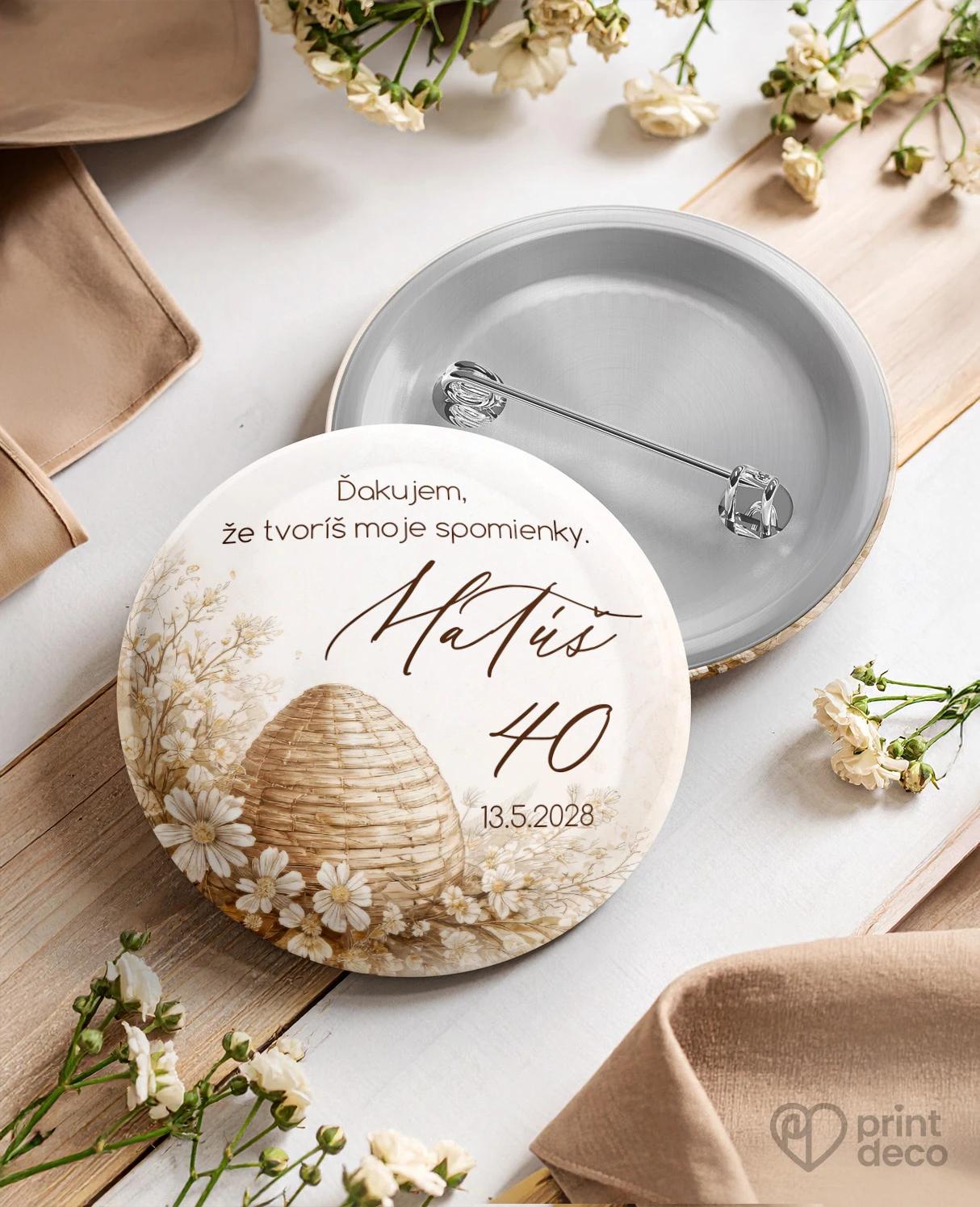 Pamätné kruhové odznaky z oslavy pre včelára 09