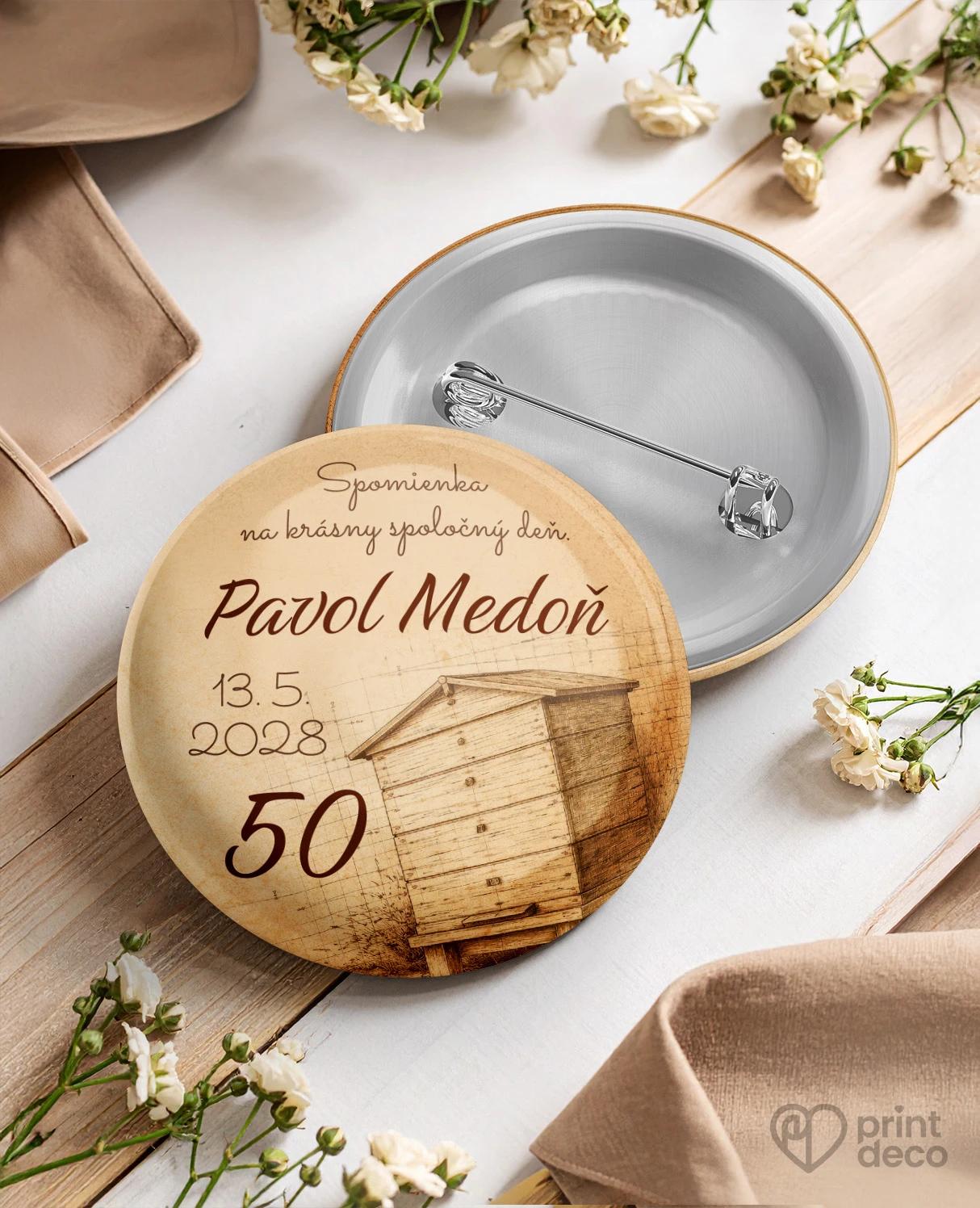 Pamätné kruhové odznaky z oslavy pre včelára 19