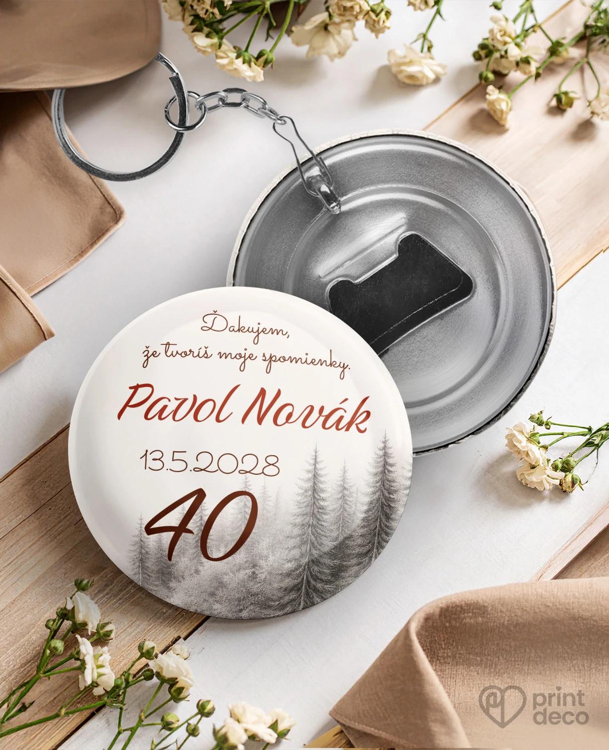 Kovová kľúčenka s otváračom z oslavy pre včelára 21