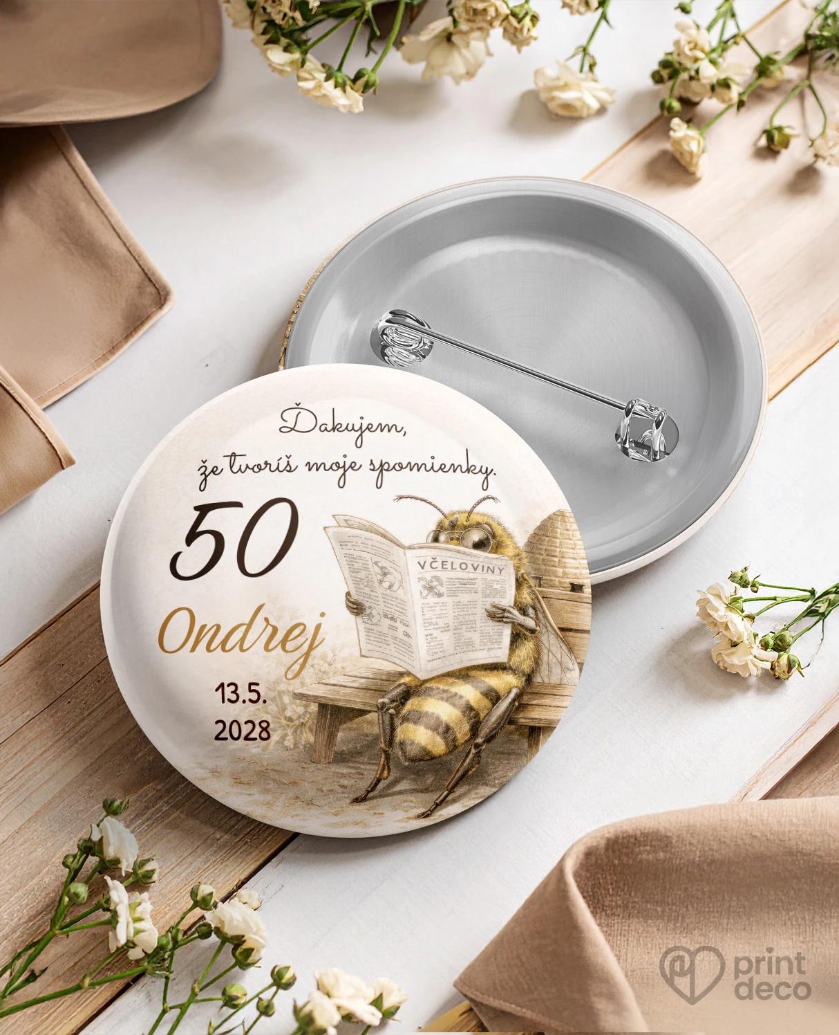 Pamätné kruhové odznaky z oslavy pre včelára 25