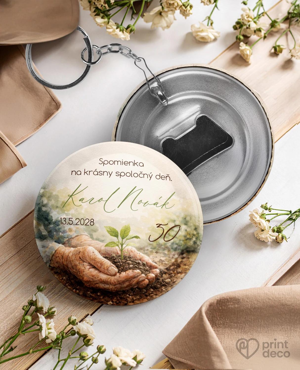 Kovová kľúčenka s otváračom z oslavy pre záhradkára 02