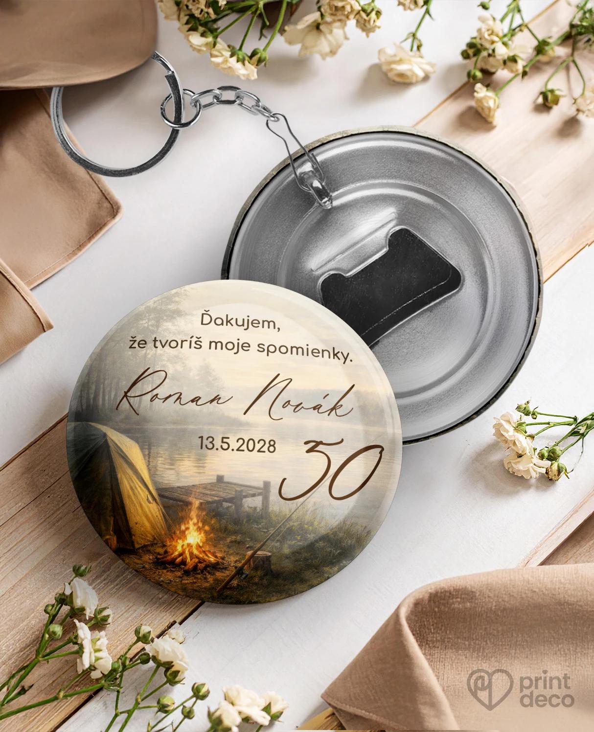 Kovová kľúčenka s otváračom z oslavy Rybár 09