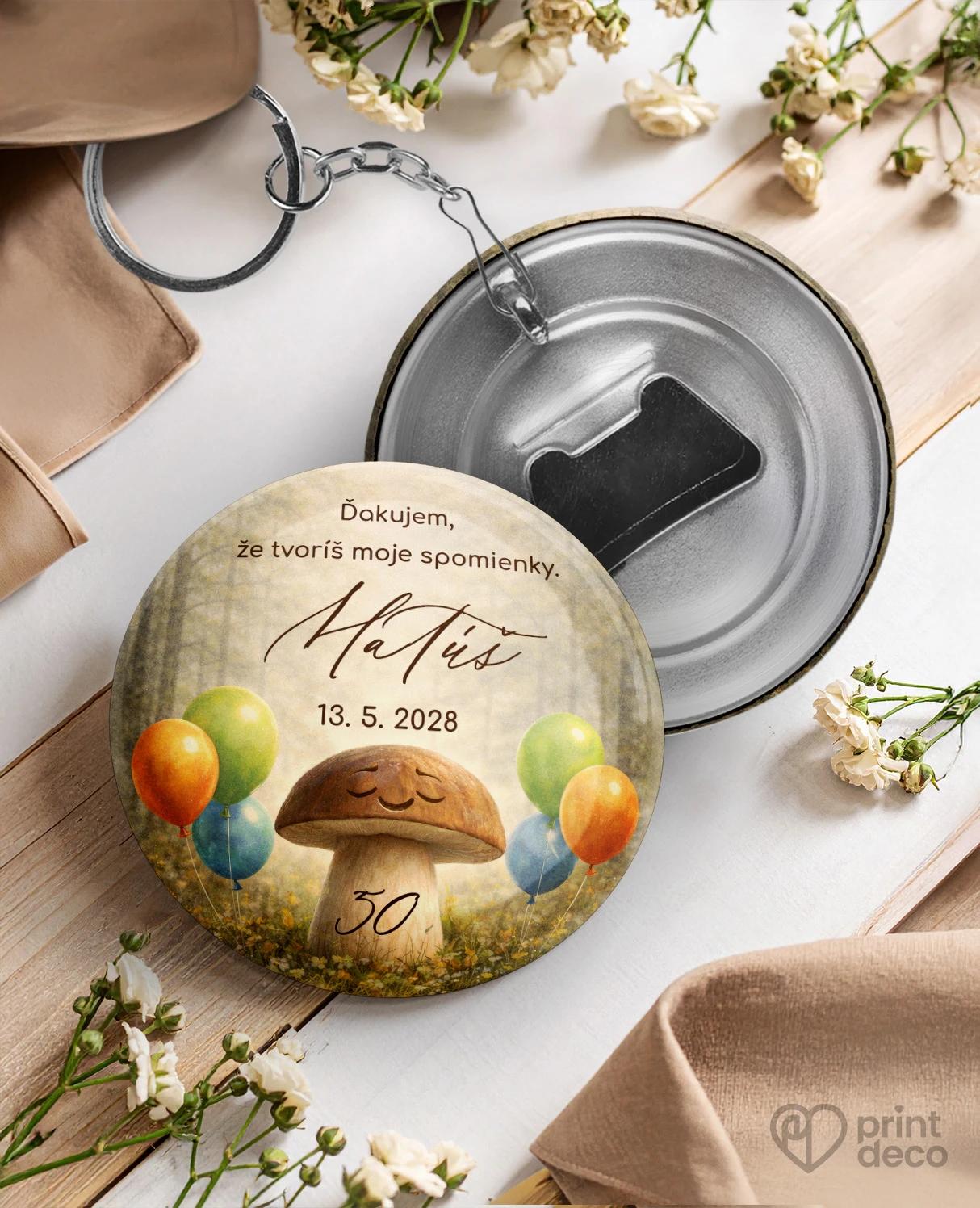 Kovová kľúčenka s otváračom z oslavy pre hubára 06