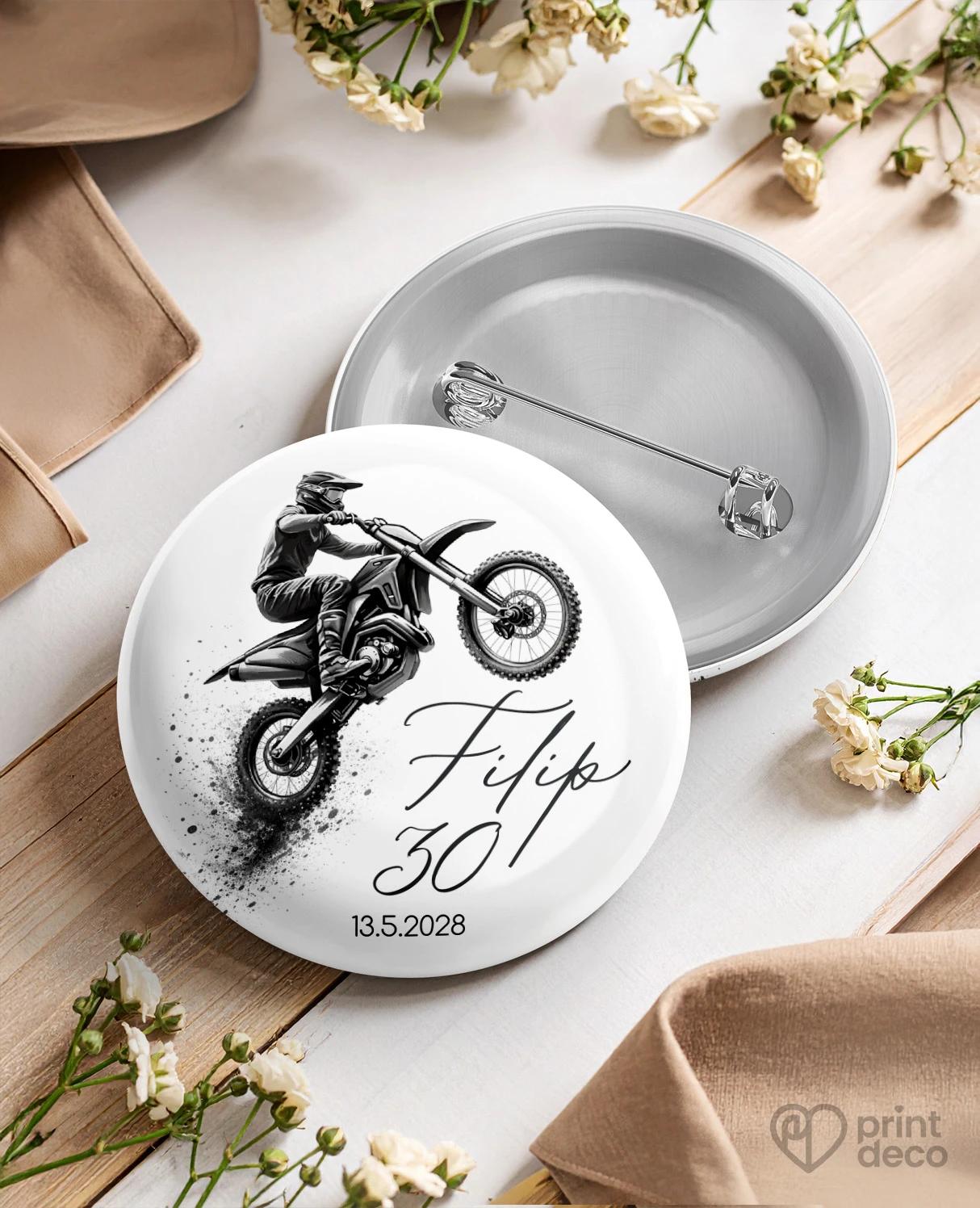 Pamätné kruhové odznaky z oslavy pre motorkára 04