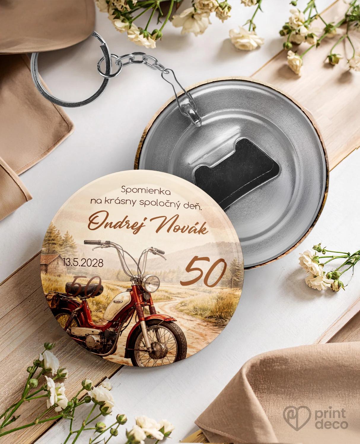 Kovová kľúčenka s otváračom z oslavy pre motorkára 06