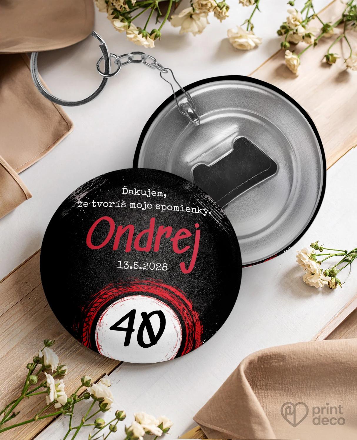 Kovová kľúčenka s otváračom z oslavy pre motorkára 08