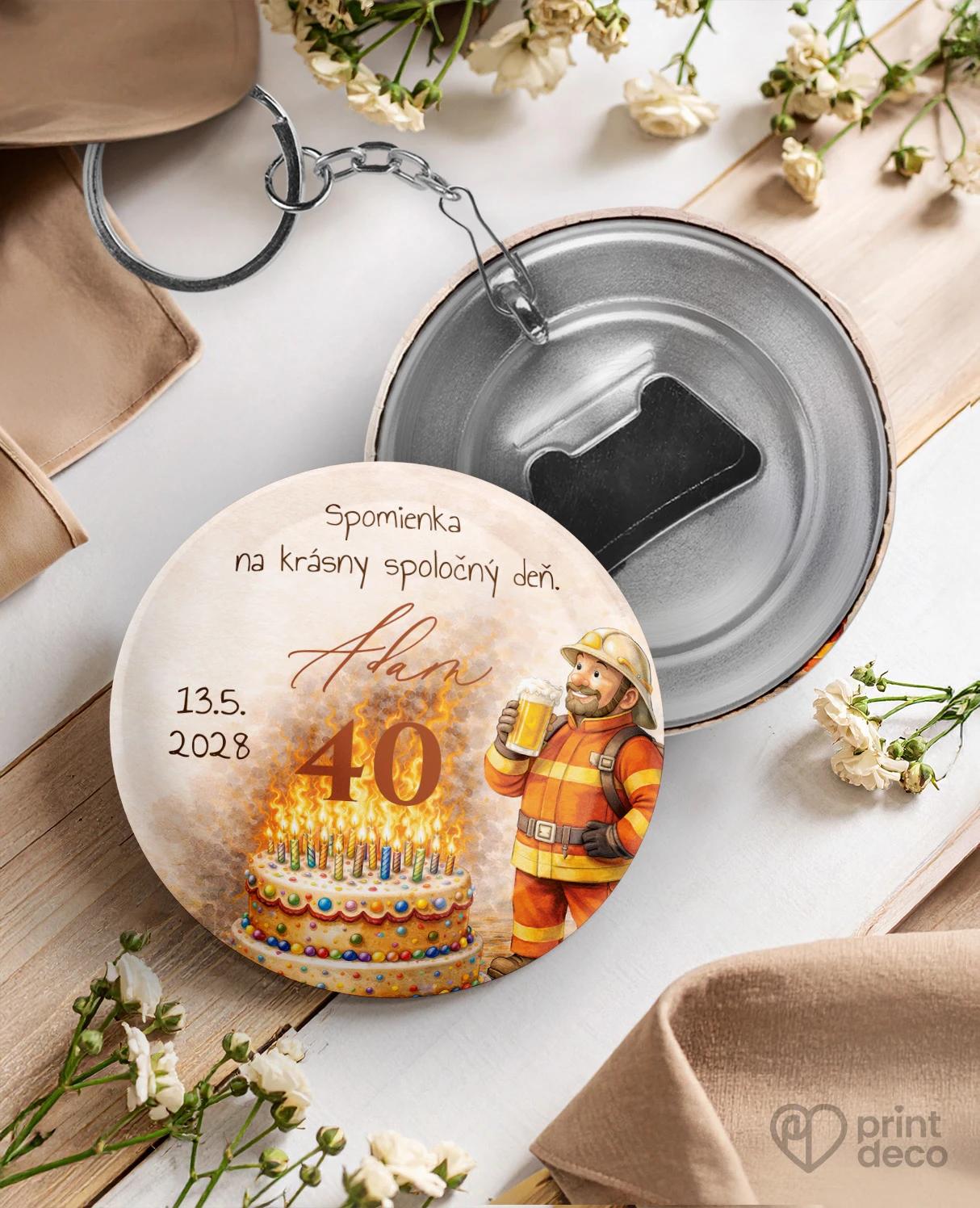 Kovová kľúčenka s otváračom z oslavy pre hasiča 01