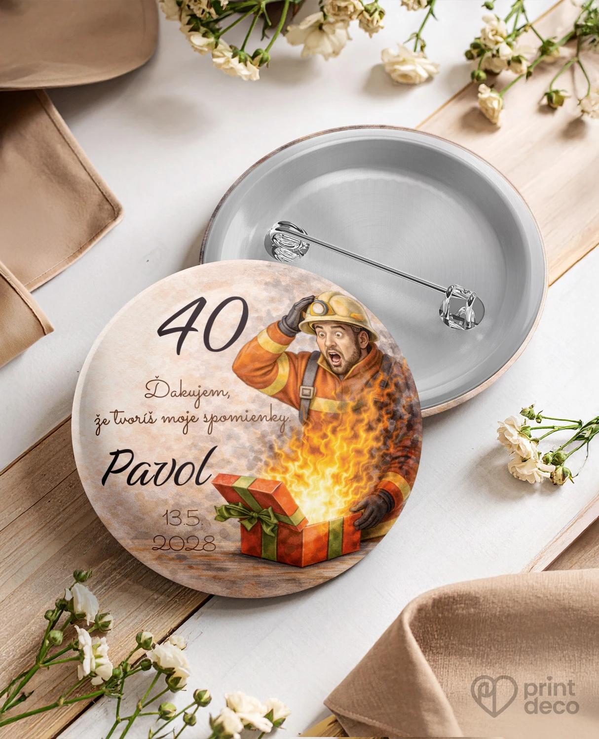 Pamätné kruhové odznaky z oslavy pre hasiča 02