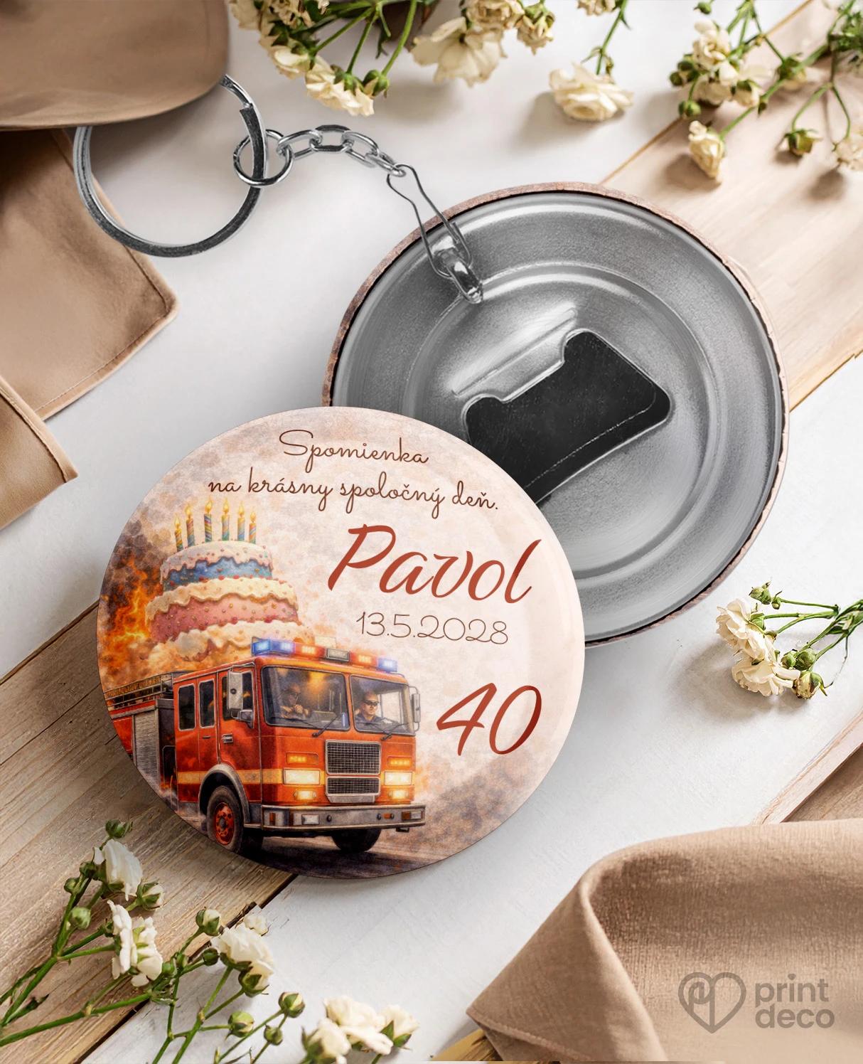 Kovová kľúčenka s otváračom z oslavy pre hasiča 03