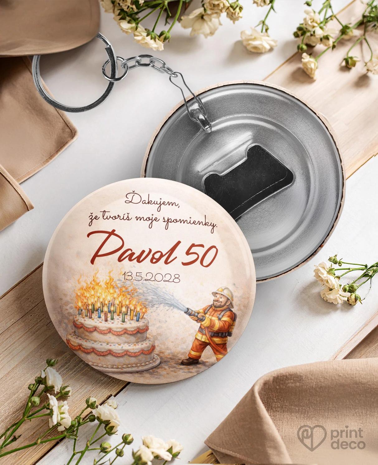 Kovová kľúčenka s otváračom z oslavy pre hasiča 07